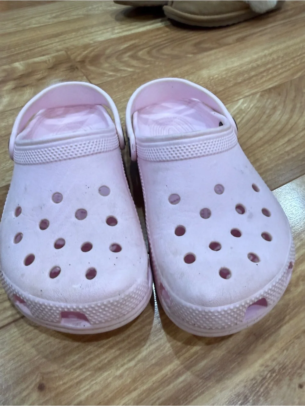 CROCS classic Kids Lightweight Clog in Light Pink